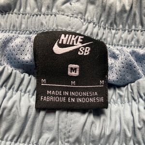 Mens NIKE SB wind breaker pants